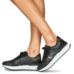 Guess Vinnna -Andhers Tienda 23818954 500 H